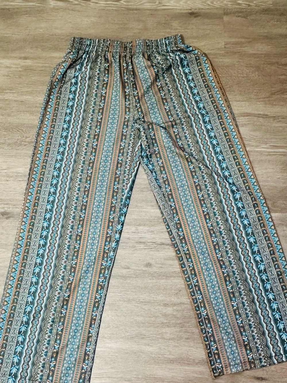 Wide-Leg Striped Print Pants in Teal & Tan